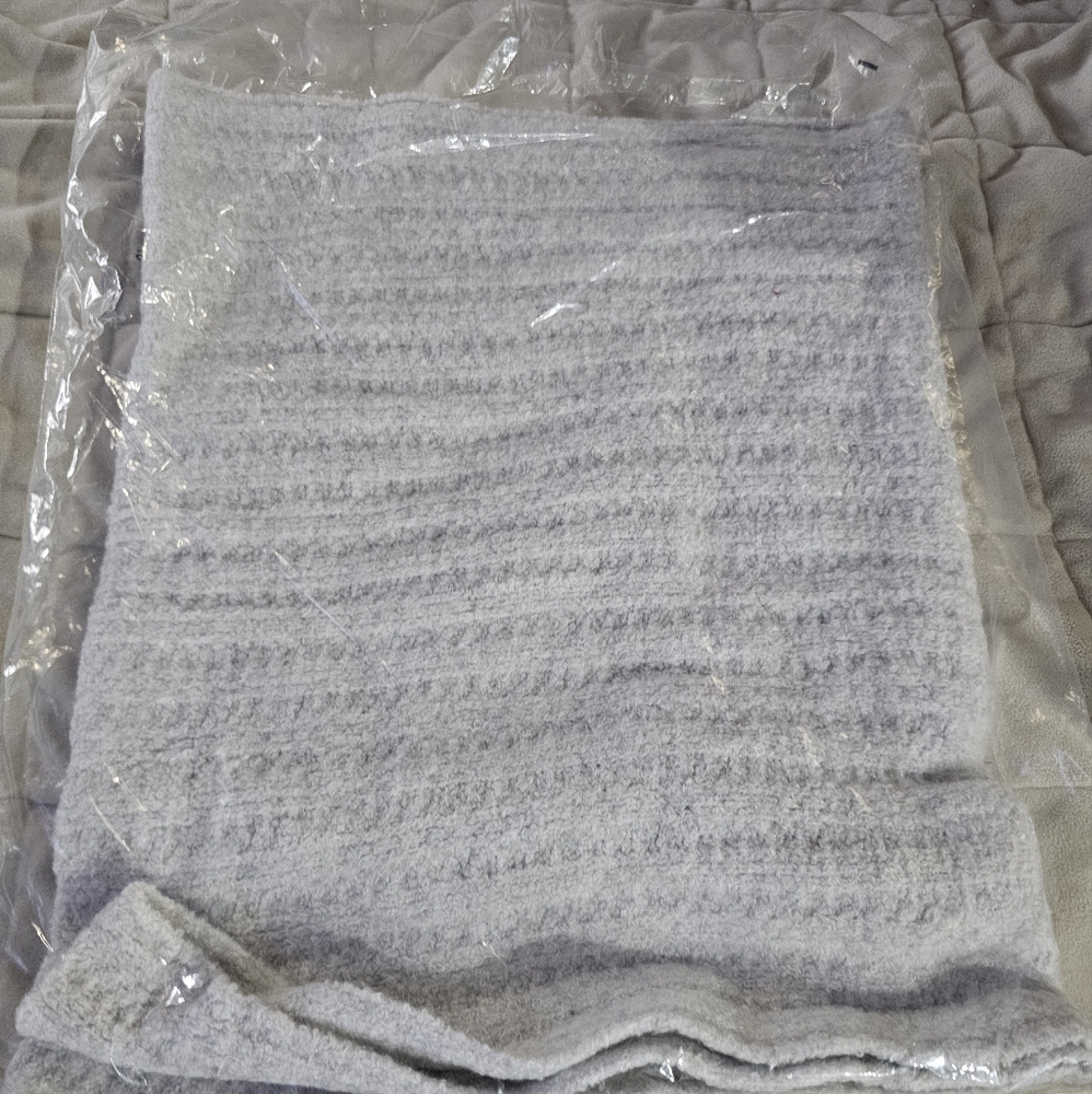 Gap Bouncle Double Light Grey scarf One size fits all.